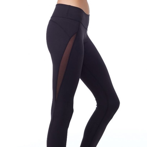 SOLD | Beyond Yoga Wave Mesh Leggings | Small - Picture 8 of 8